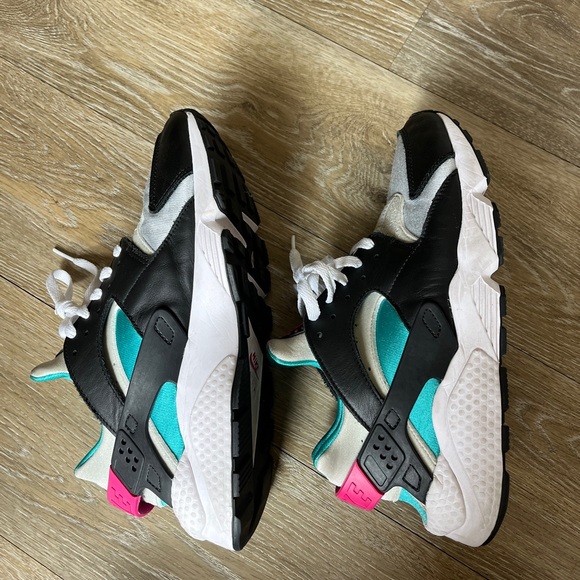 Nike Other - NIKE air Hurrache DD1068-004 9.5 43 10.5 white black hot pink turquoise blue